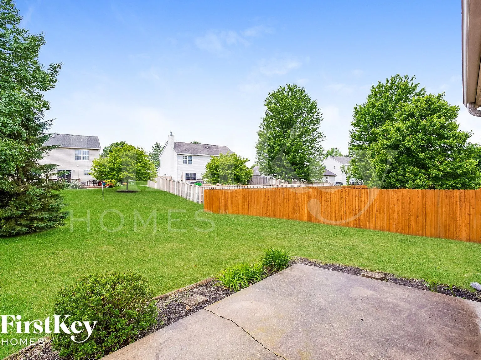 3 bed, 2.0 bath, 2210 sqft, $2,510 — Photo 2