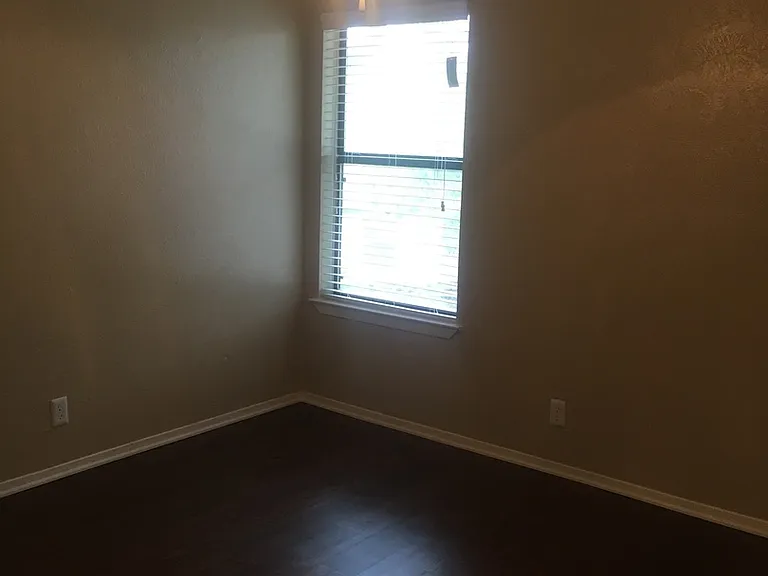 1500 Northwest Blvd — Photo 4