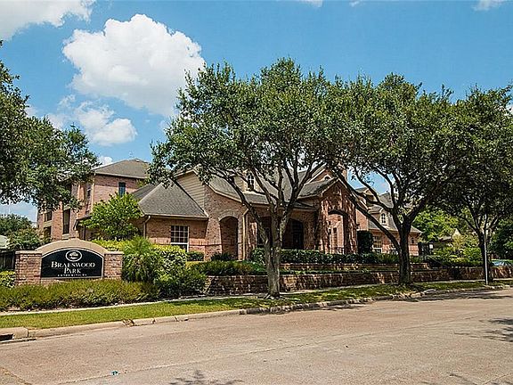 2nd image of 2255 Braeswood Park Dr APT 330