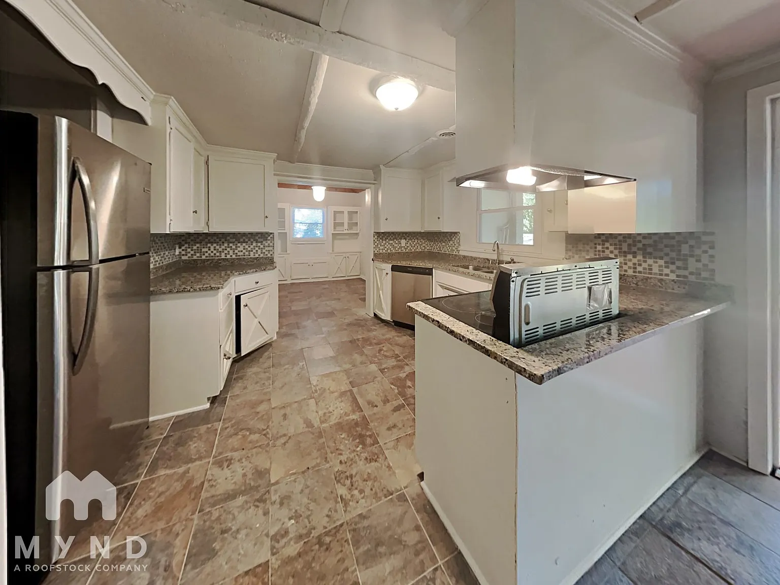 4 bed, 2.0 bath, 2600 sqft, $1,745 — Photo 3