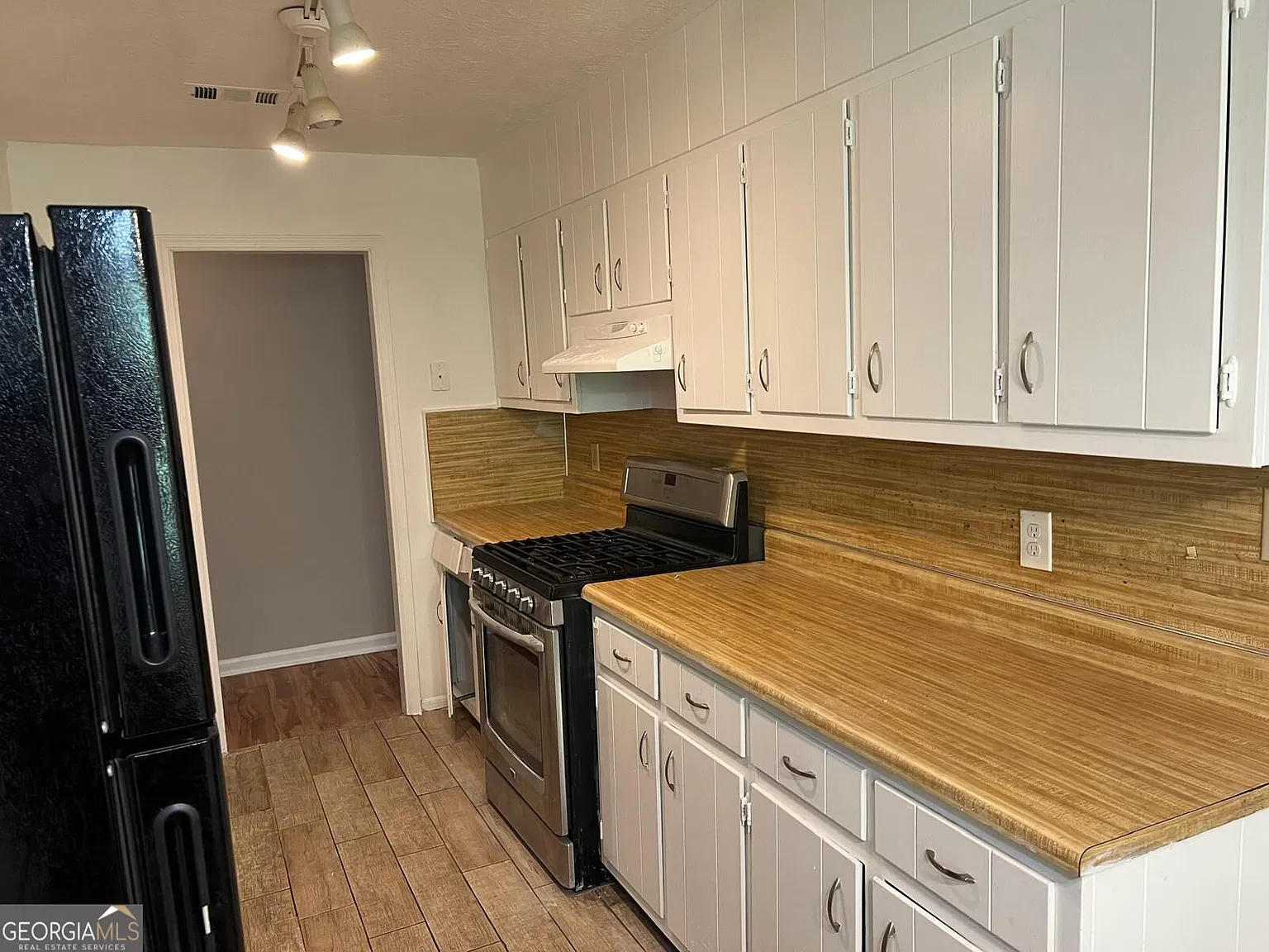 3 bed, 2.0 bath, 1406 sqft, $1,750 — Photo 4