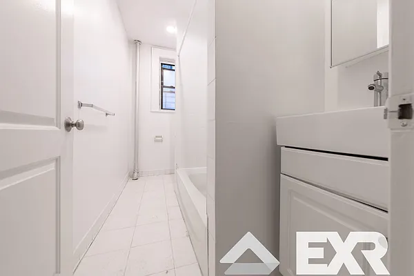 Rented by EXR | media 18