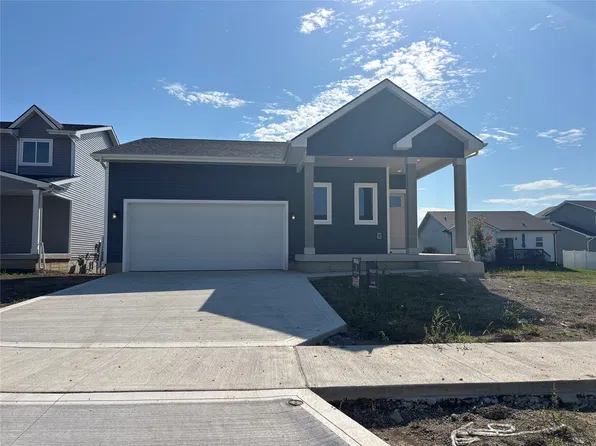 1826 Gordon Ct, Norwalk, IA 50211