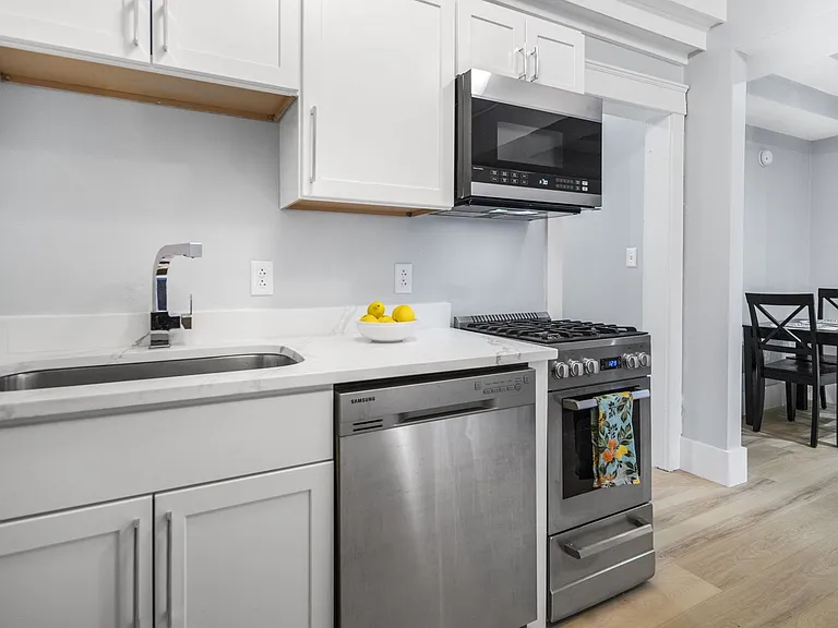 104 Harvard Pl — Photo 77