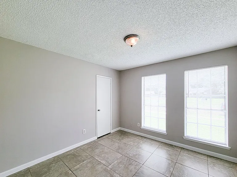 8530 Quail Burg Ln — Photo 22