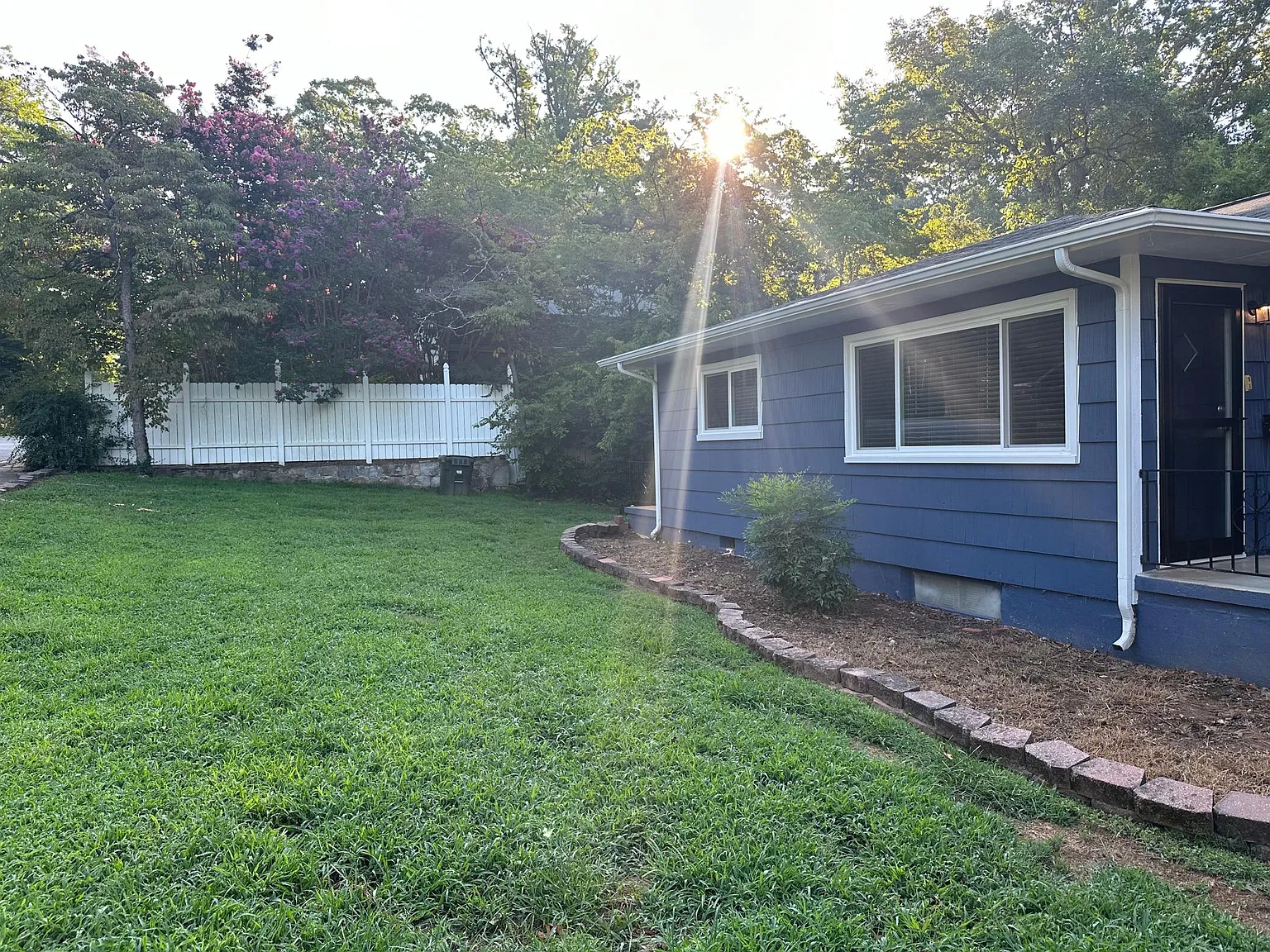 810 Cherokee Ln — Photo 3