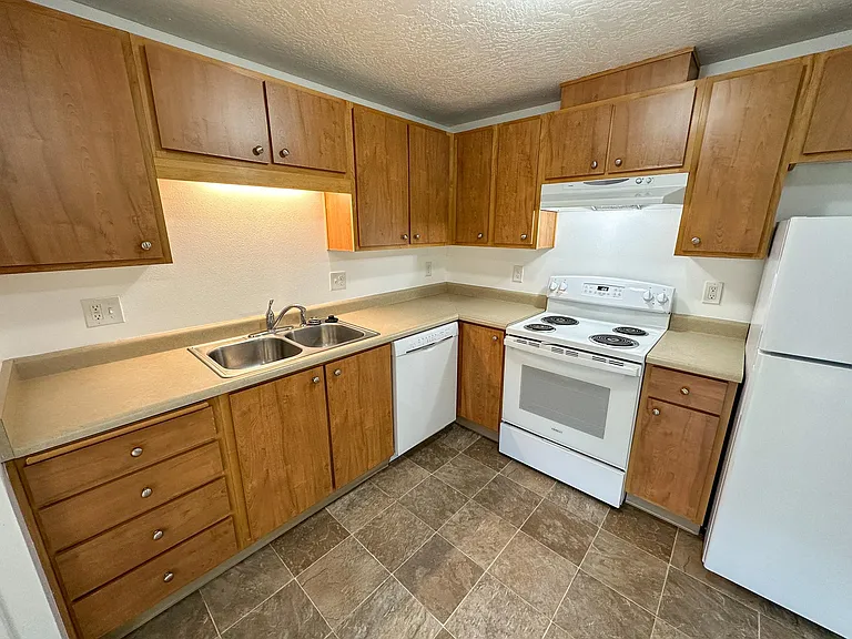 3456 Hadley St NE — Photo 7