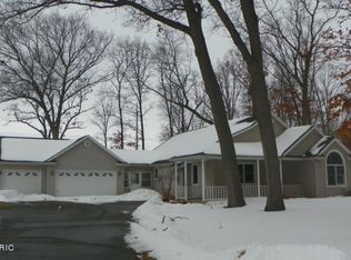 56248 Puma Dr, Three Rivers, MI 49093