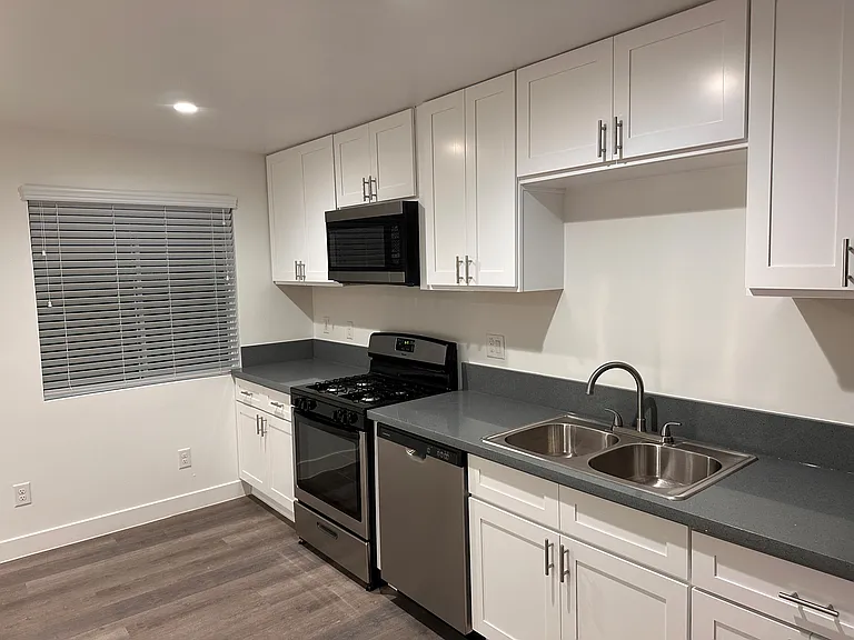 Jr 1 bedroom updated kitchen