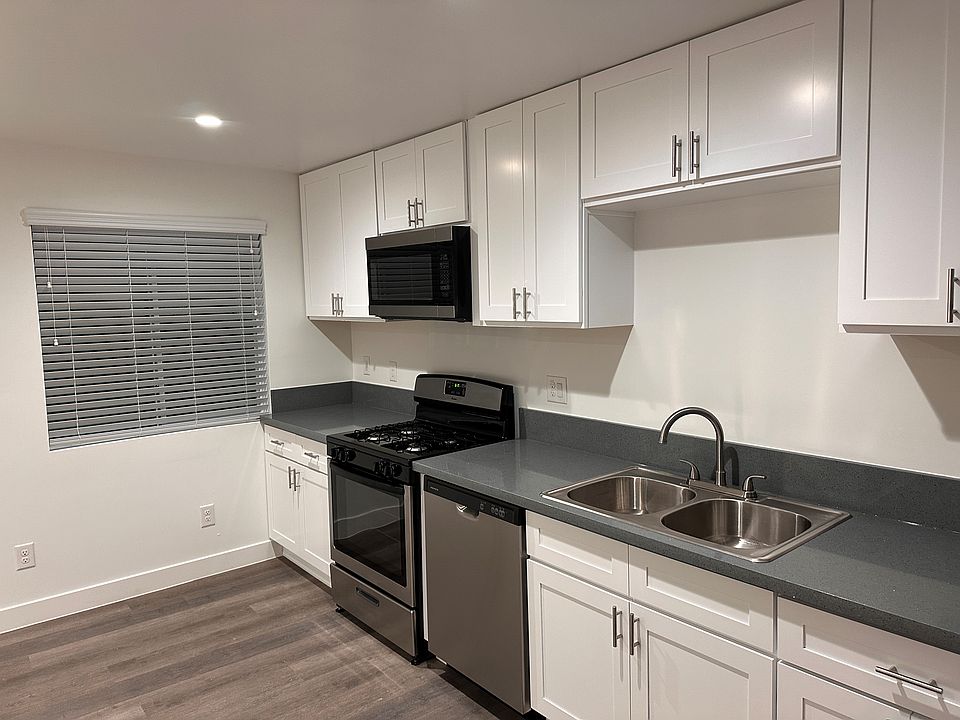 Great storage and full appliance package