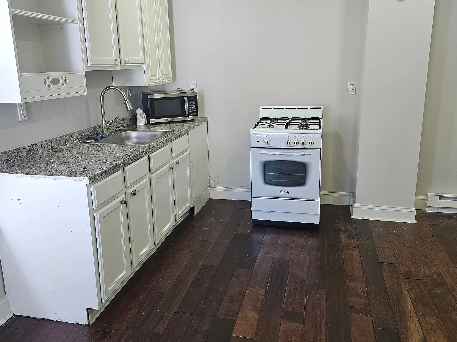 1 bed, 600 sqft, $1,150 — Photo 2