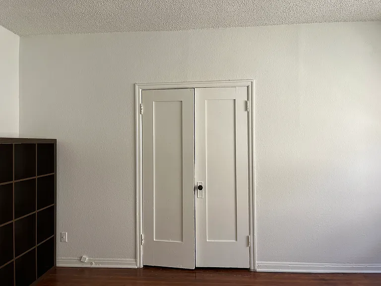 554 S Hobart Blvd #307 — Photo 12