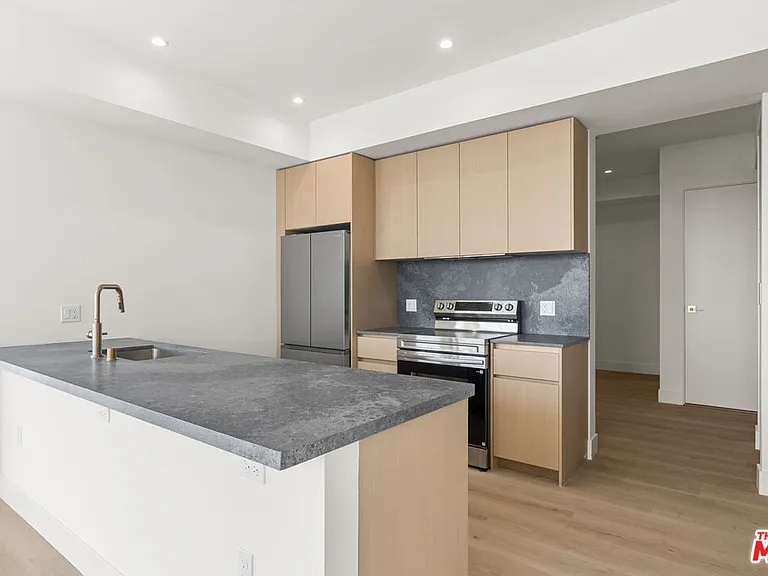 1808 Lincoln Blvd #507 — Photo 9