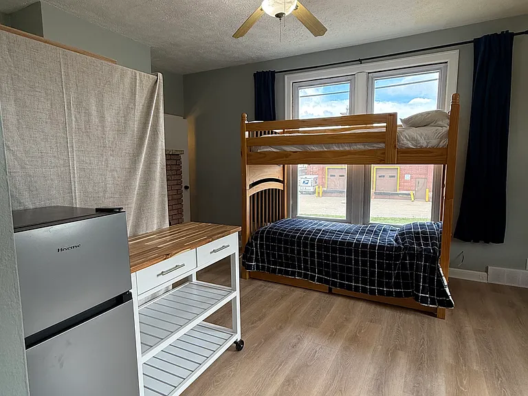 110 W Onota St #5 — Photo 3