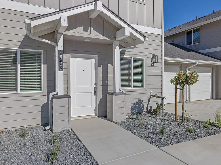 1363 W Grangeville Blvd — Photo 25