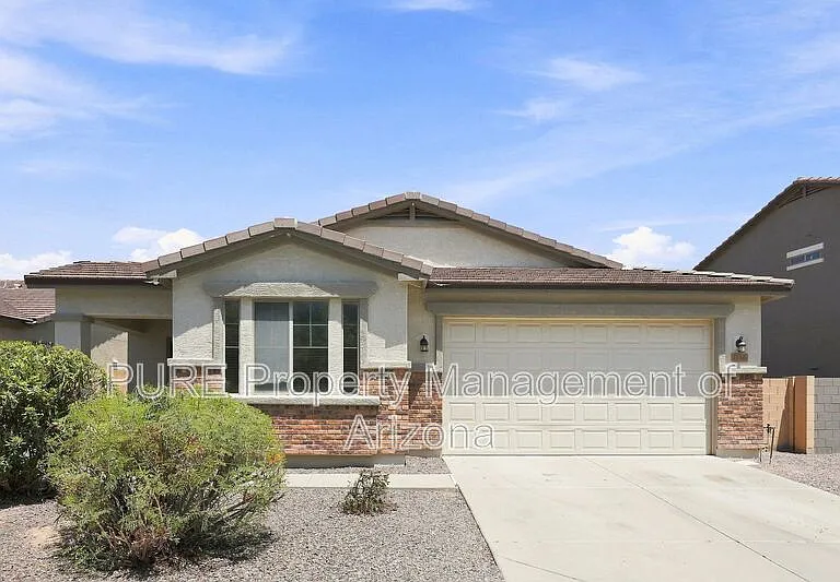 1136 E Nickleback St — Photo 1