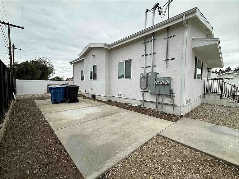 9132 Balcom Ave — Photo 18
