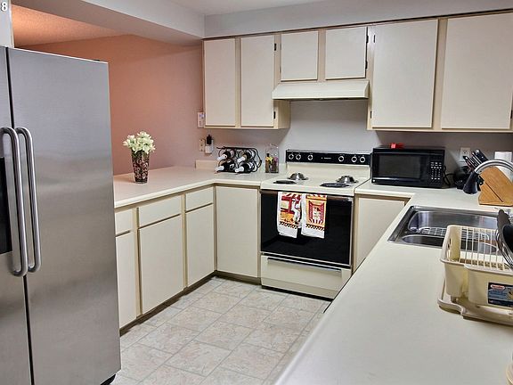2nd image of 13216 NE Salmon Creek Ave Unit M3