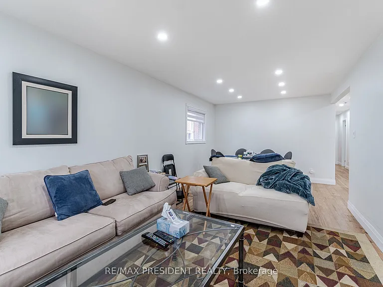 13 Panorama Cres — Photo 9