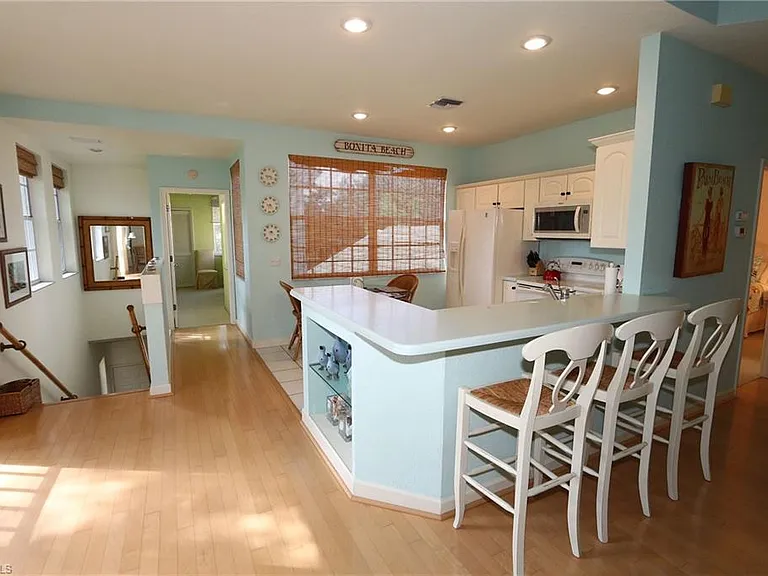 25100 Goldcrest Dr #122 — Photo 3