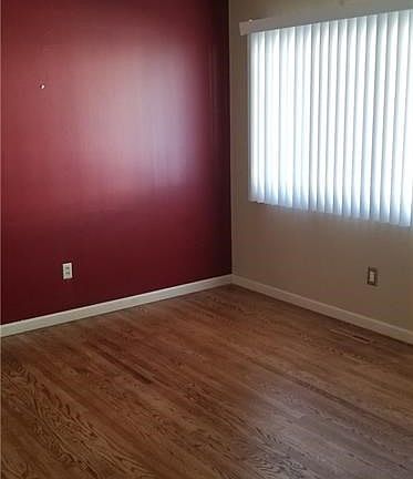 2nd image of 1579 Elizabeth St