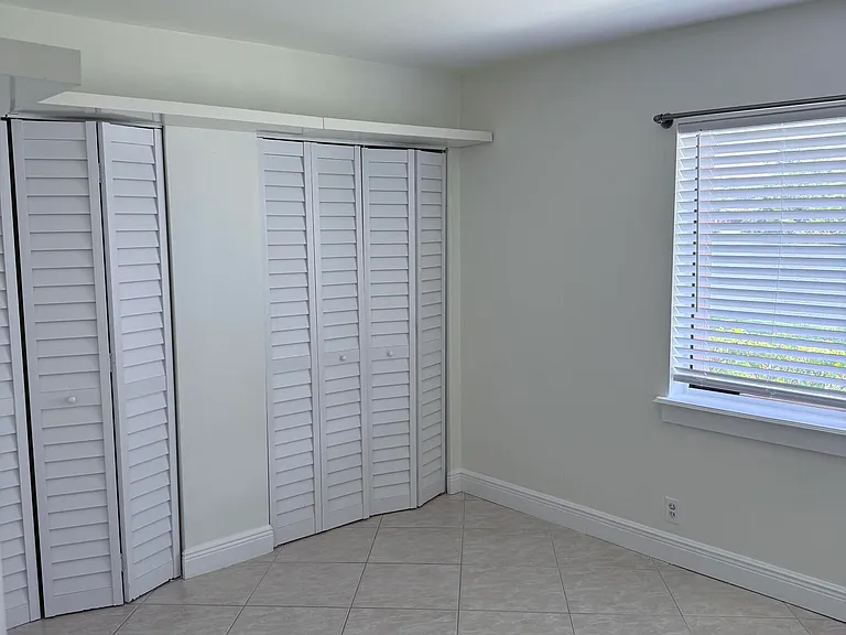 261 Wimbledon Lake Dr — Photo 18