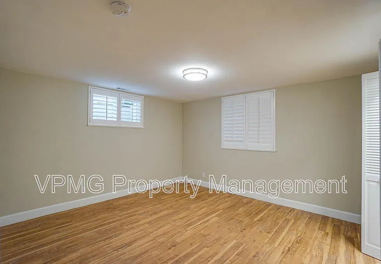 2218 E 18th St #B — Photo 19