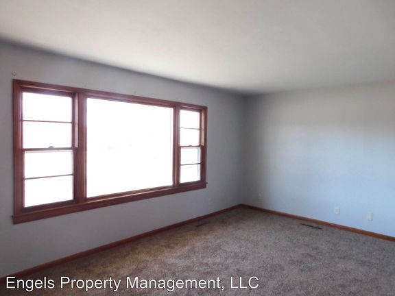 4th image of 1306 N Crescent Dr