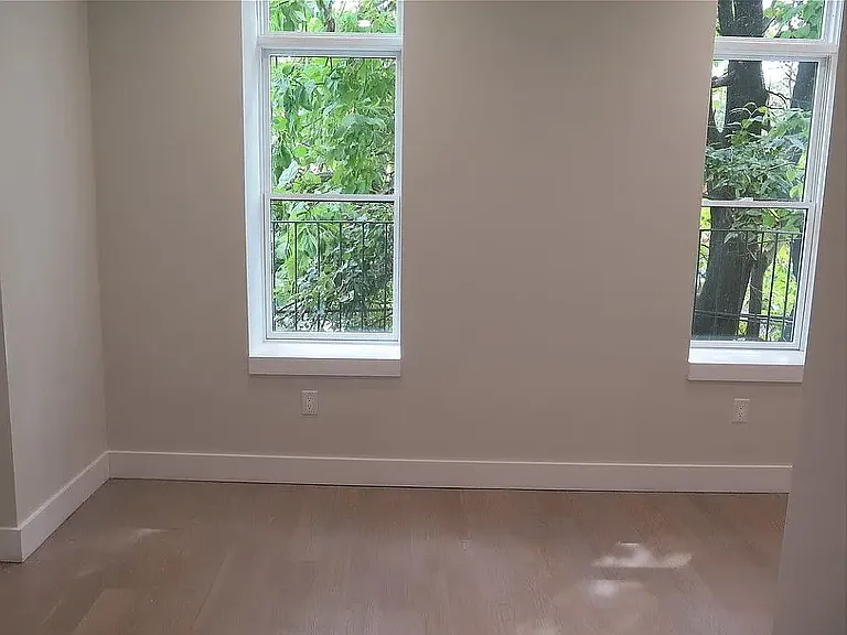 255 Hart St #2L — Photo 11