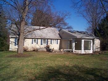 3rd image of 48 Willow Ln