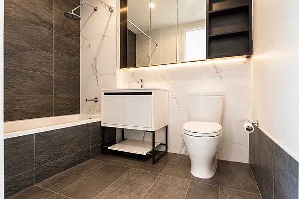Bathroom, photo 1
