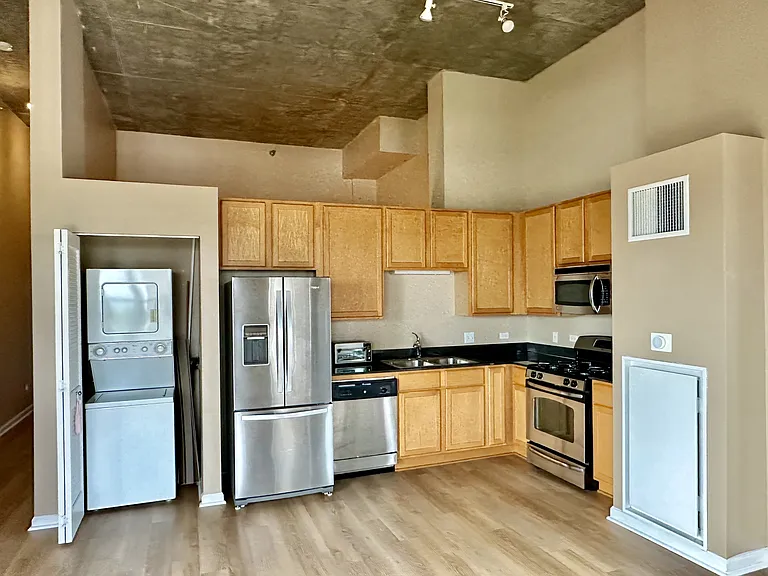 1122 W Catalpa Ave #1005 — Photo 6