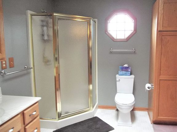 5th image of 7233 Glen Terra Dr