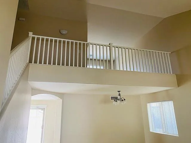 3 bed, 2.5 bath, 1965 sqft, $2,000 — Photo 4