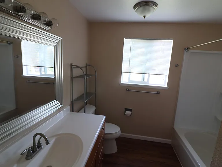 2131 E 19th St #4 — Photo 12