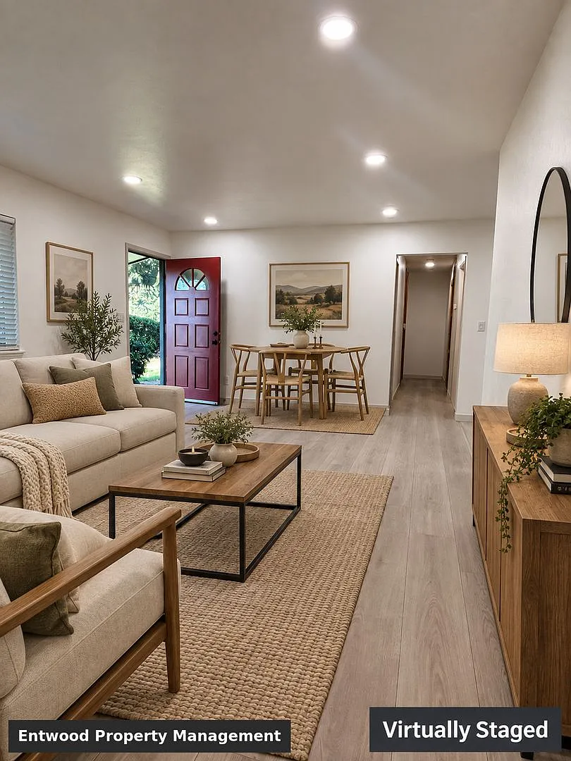 Updated 1960's Ranch House in Chico Orchards — Photo 2