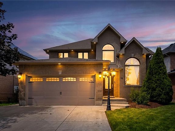 2nd image of 19 Sonata Ave
