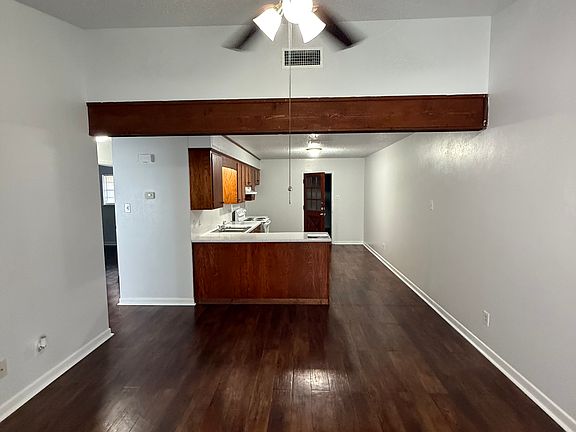 3rd image of 512-514 Harroun Dr #512