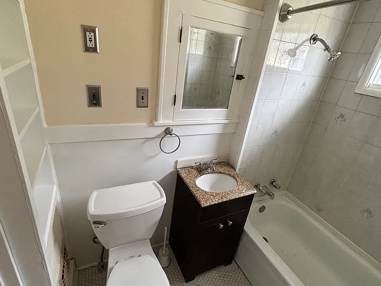 181 Shepard Ave #2 — Photo 6
