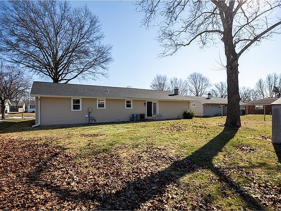 5th image of 1007 N Koester Dr