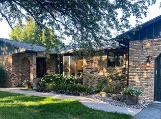 24502 75th Ave, Cascade, IA 52033