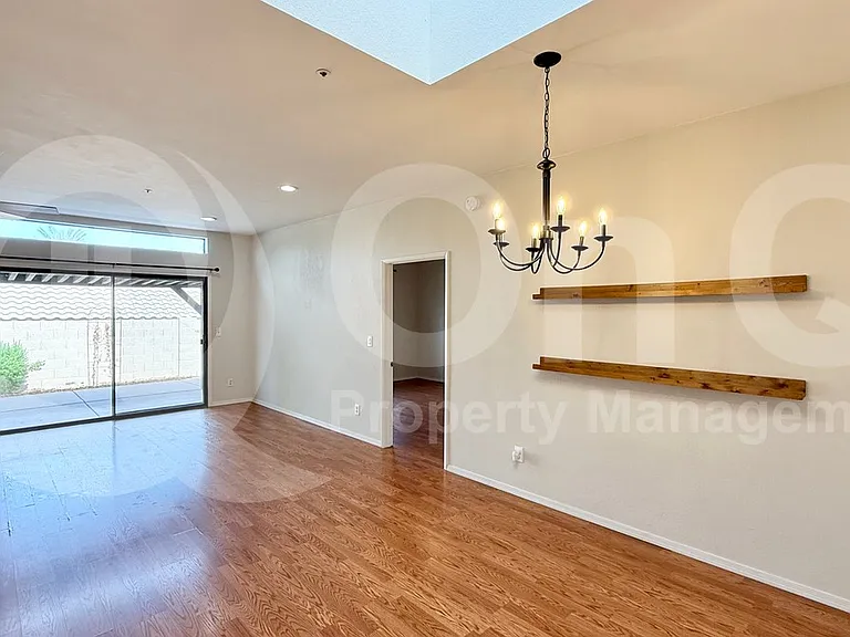 10944 N 117th Pl — Photo 8