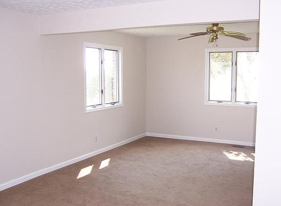 4th image of 1081 E Apple Blossom Ln