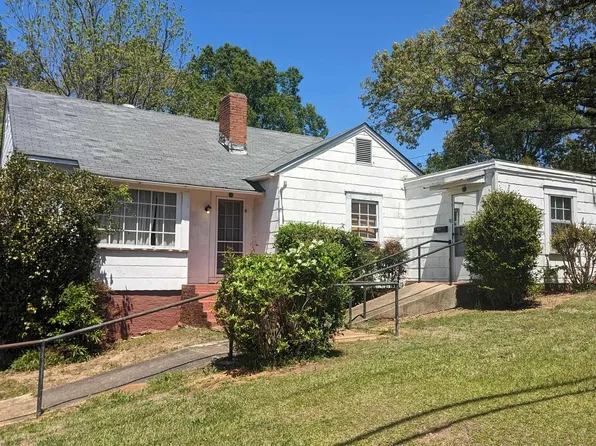 1115 North St E, Talladega, AL 35160