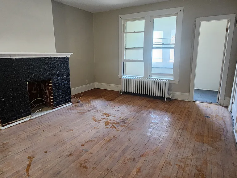 542 Washington Ave — Photo 6