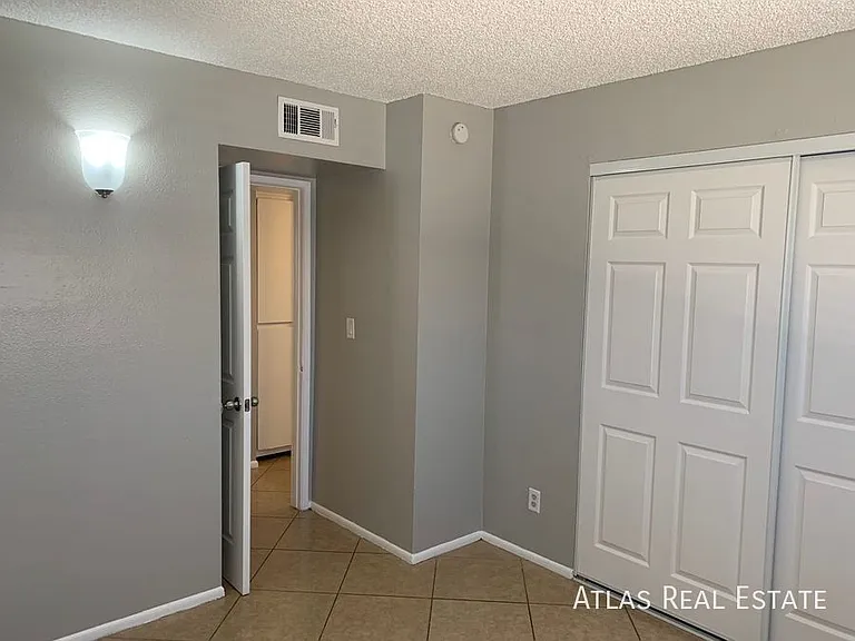 8315 N 61st Ave #3 — Photo 6