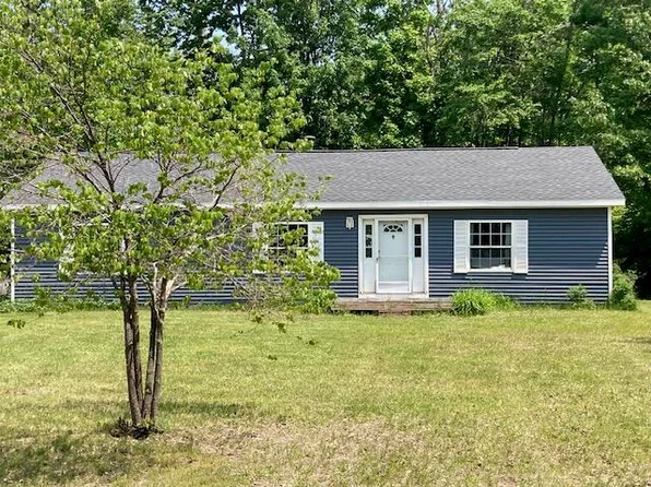 2966 Mitchell Dr, Cheboygan, MI 49721