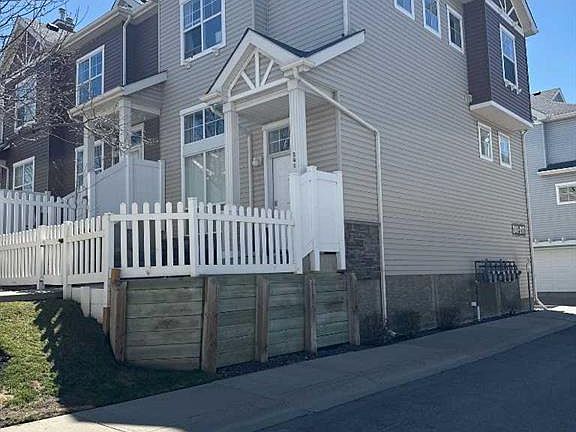 2nd image of 241 NE Elgin Gdns SE