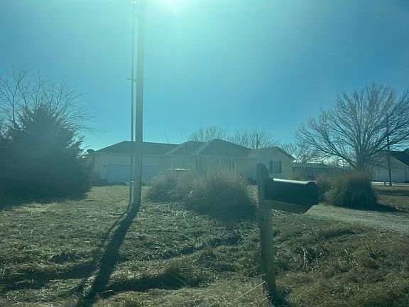 3rd image of 29194 Imperial Rd