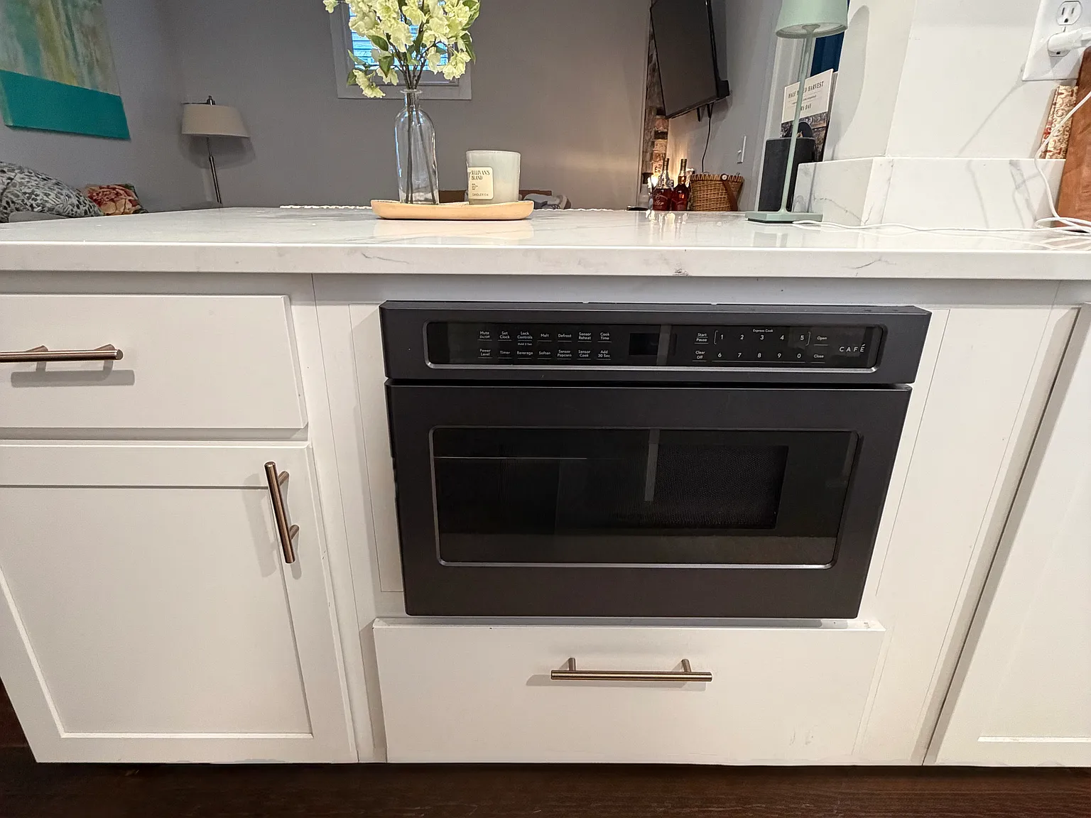 2 bed, 800 sqft, $3,700 — Photo 4
